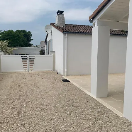 Capucine Jolie Maison Proche * La Couarde-sur-Mer
